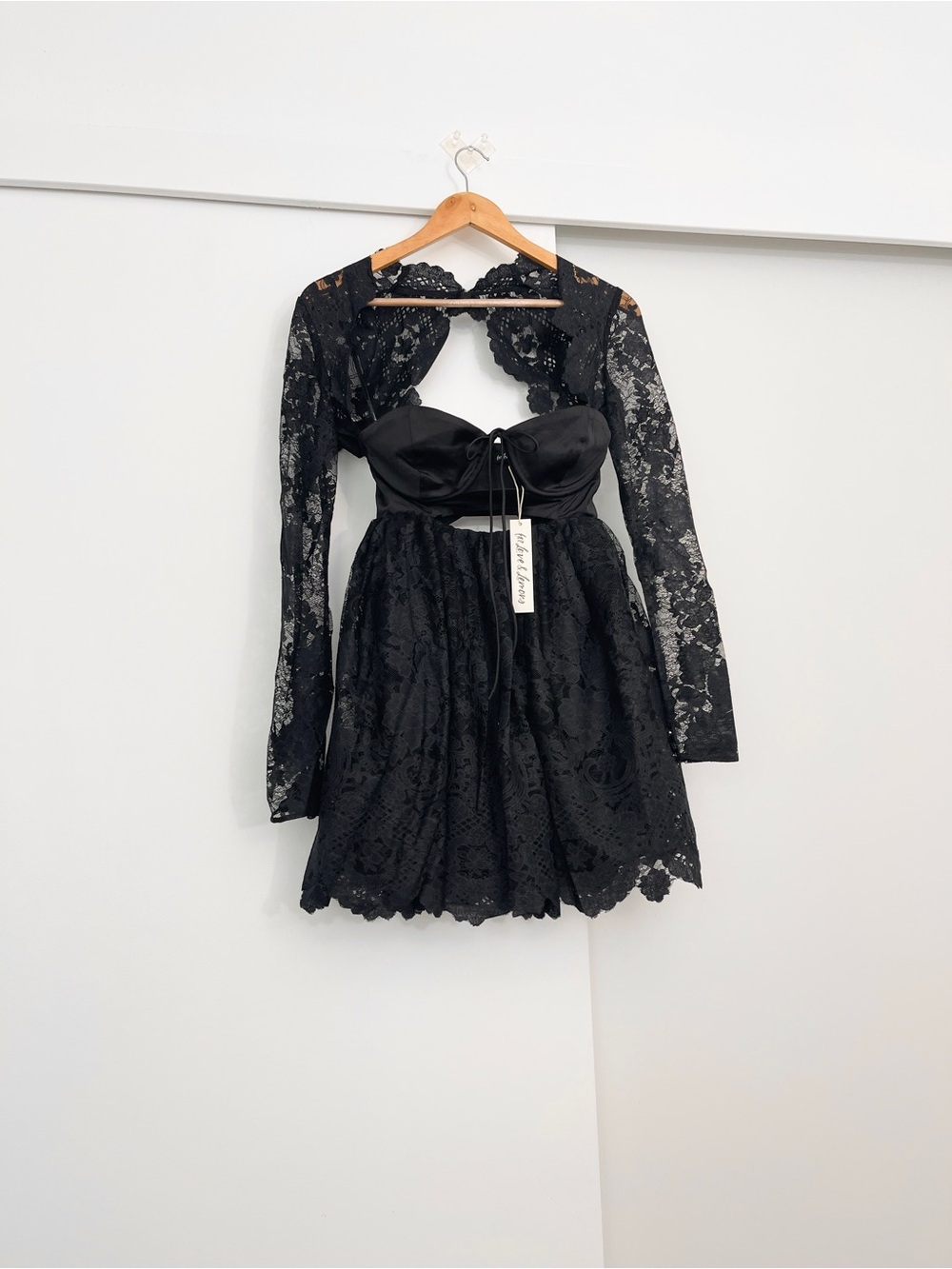 NWT For Love & Lemons Regina Lace Mini Dress With Matching Gloves Size Small